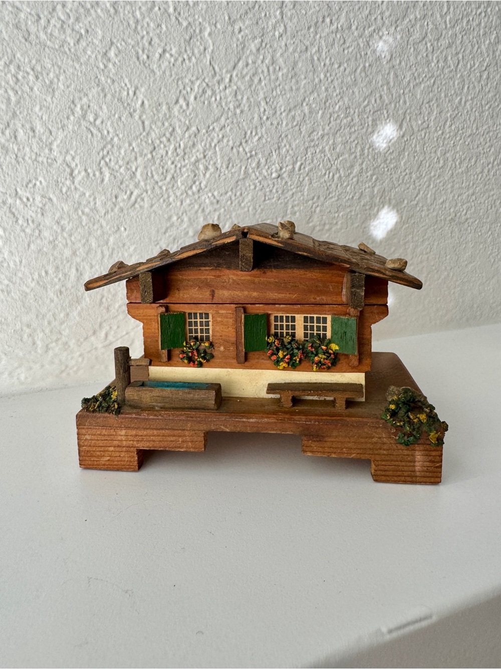 Vintage Swiss Reuge Wooden Chalet Working
Functional Music Box